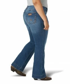 Women's Wrangler Mae Mid Rise Plus Trouser Jean