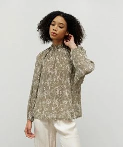 Grade & Gather Women's Dry Thyme Pleat Floral Mock Neck Blouse